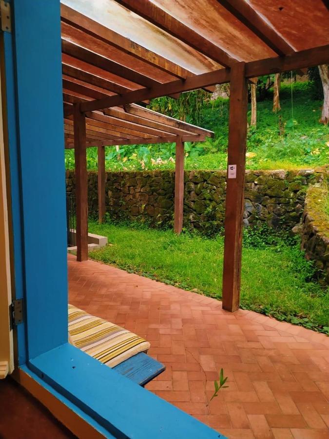 Del Mundo Albergue