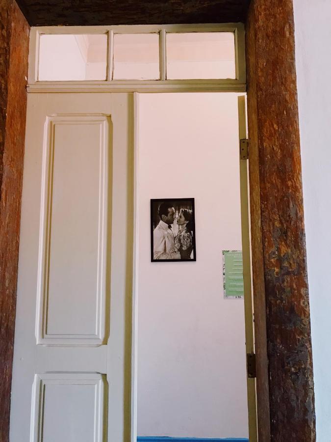 Del Mundo Albergue